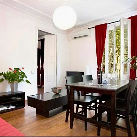 5-bed In The Heart Of The Barcelona